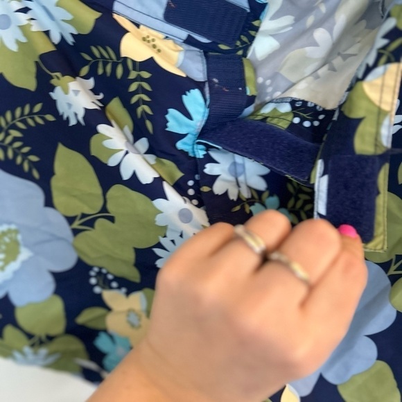 Old Navy Surf Shorts Floral Print Women's Size 12 Blue Green Yellow Flower - Picture 4 of 9